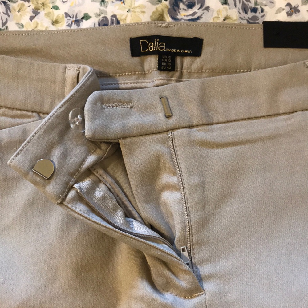 Dalia Women’s Dress pants khaki size 12